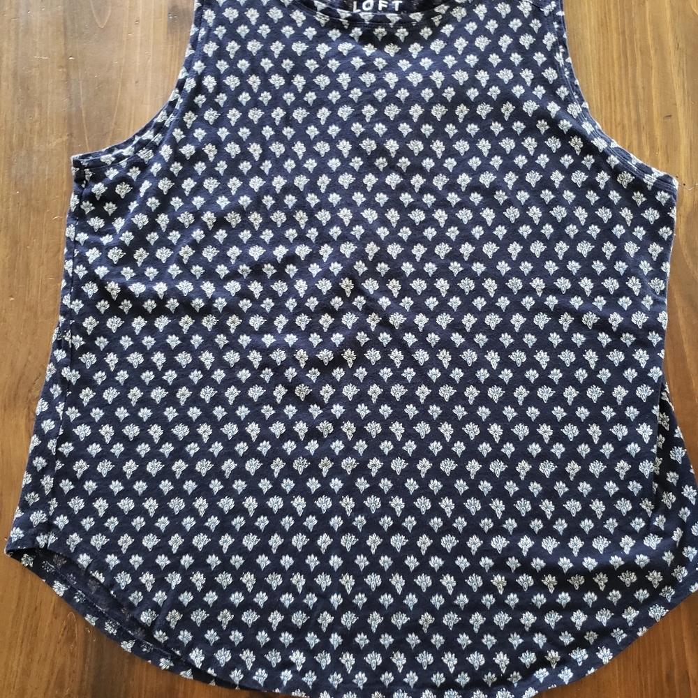 Loft Sleeveless Top  sz L